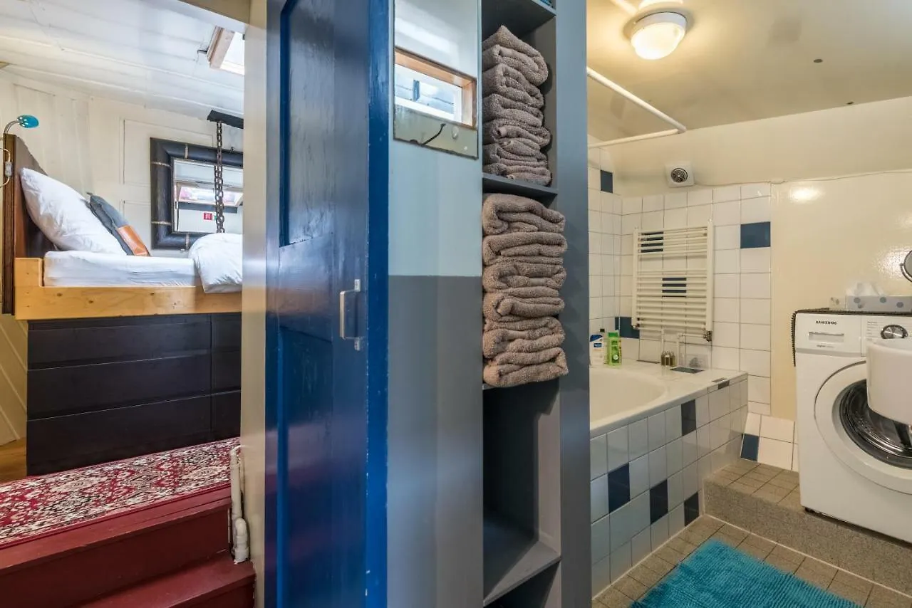 Houseboat Reussi Bed & Breakfast Amsterdam
