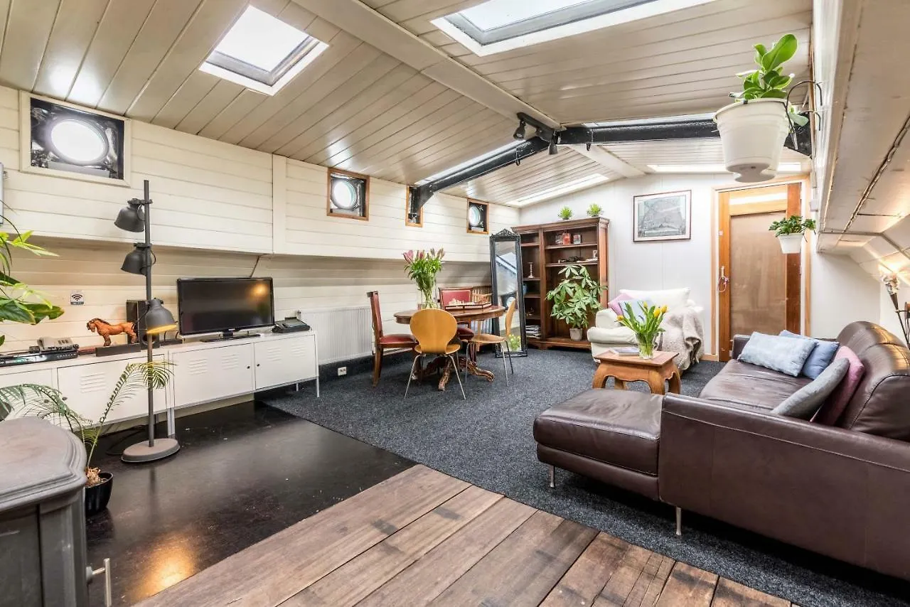 Houseboat Reussi Bed & Breakfast Amsterdam Netherlands