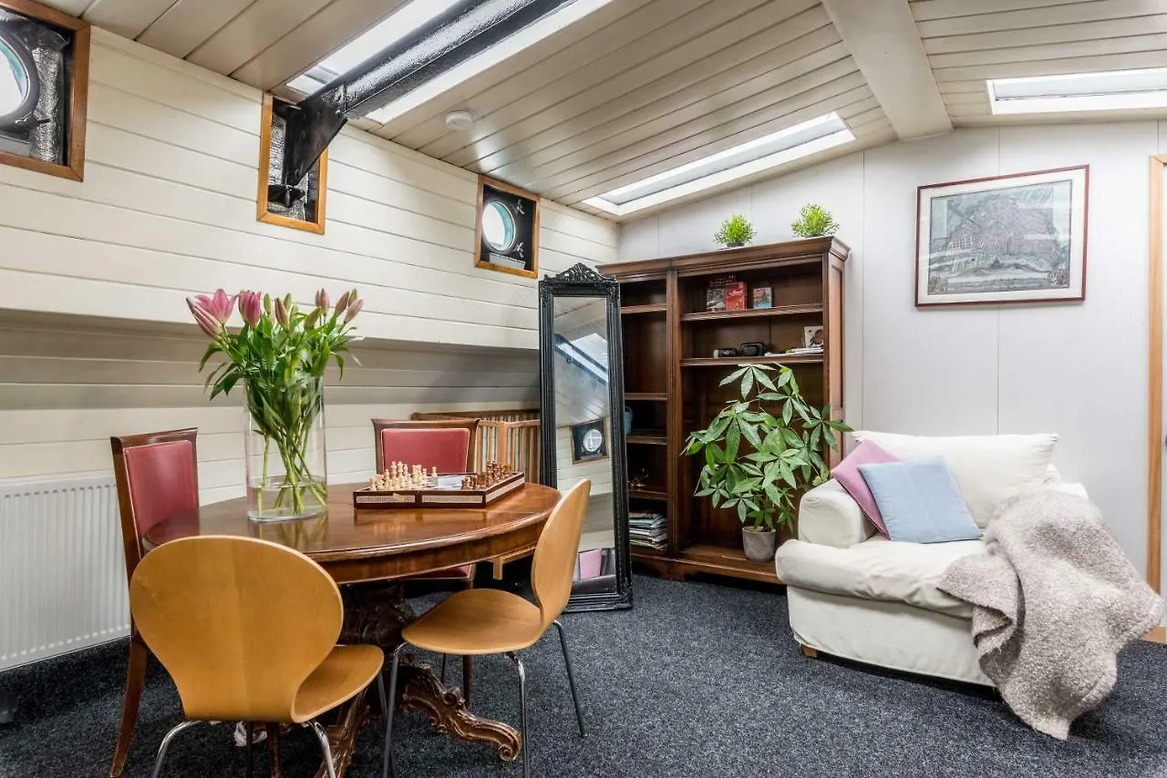 Houseboat Reussi Bed & Breakfast Amsterdam 0*,  Netherlands