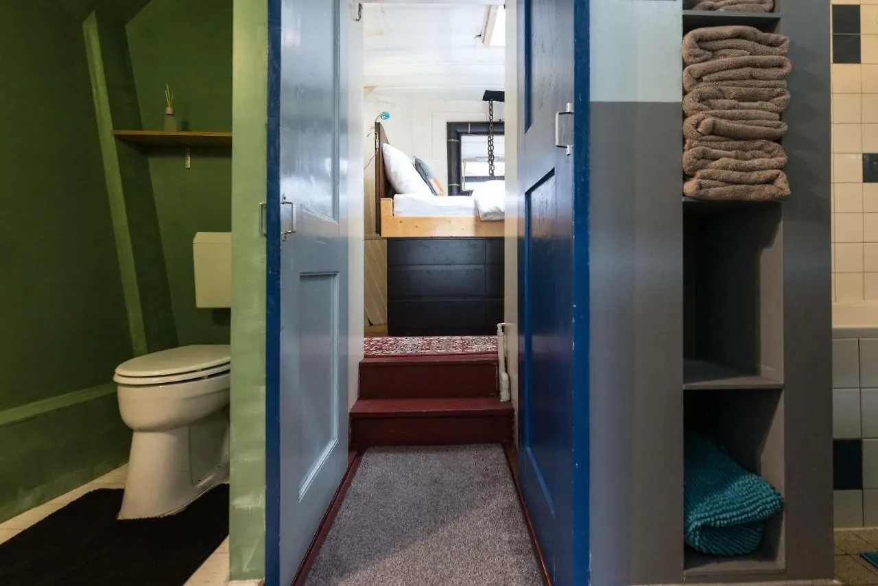 Houseboat Reussi Bed & Breakfast Amsterdam