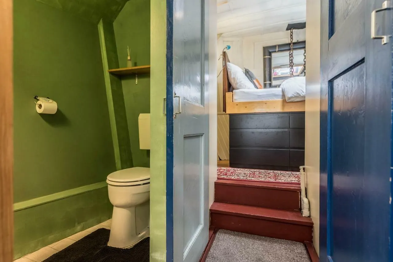 Houseboat Reussi Bed & Breakfast Amsterdam